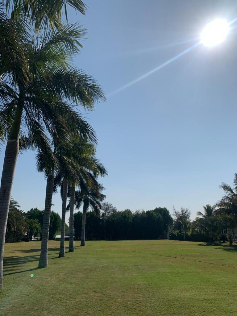 Srk Farm And Resort Anjār Exteriör bild